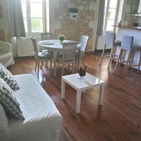 Apartamento Entre Estuaire Et Citadelle Blaye Exterior foto